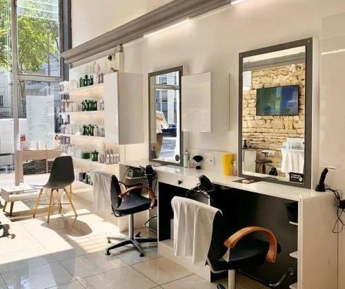 Pourquoi choisir un salon de coiffure bio à Lyon plutôt qu’un salon traditionnel ?
