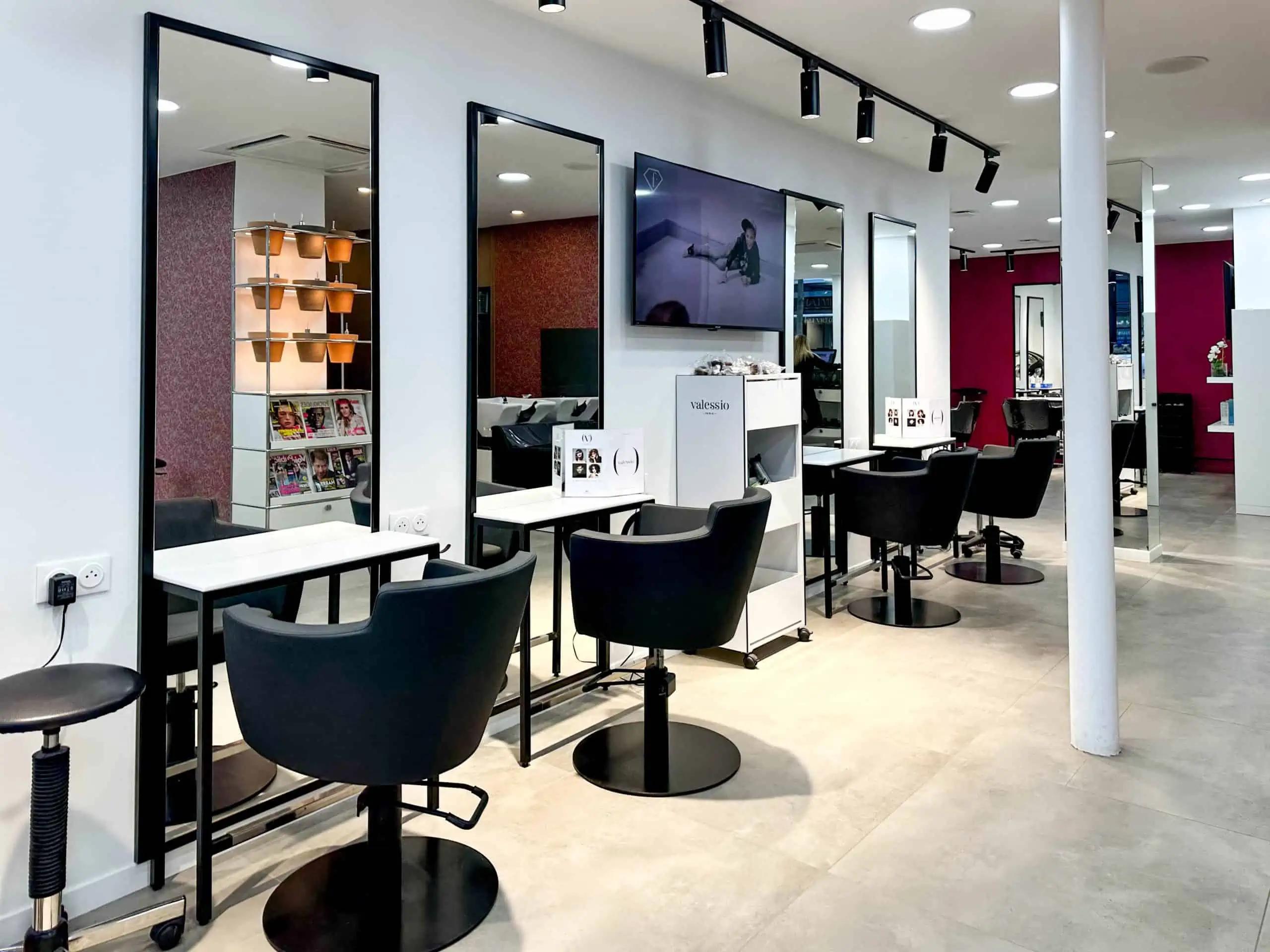 Pourquoi les salons de coiffure bio à Lyon sont-ils idéaux pour les personnes avec des sensibilités cutanées ?