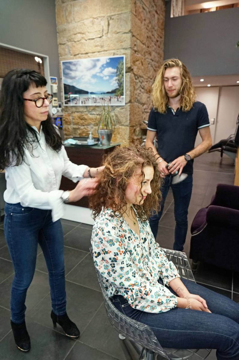 Quelles sont les pratiques durables adoptées par les salons de coiffure bio à Lyon pour réduire leur empreinte écologique ?